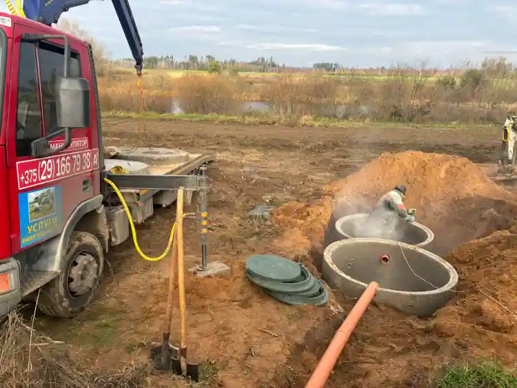 Прокладка канализационной трубы от дома до колодца